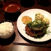 Snapdishの料理写真:紫蘇とおろしのハンバーグ|ケンさん