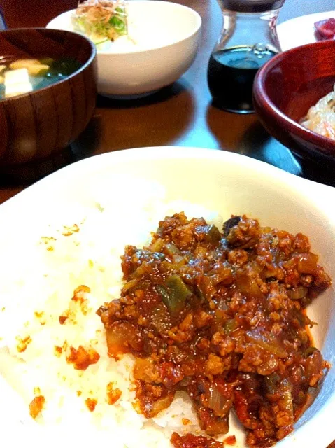 (見た目汚い)なすとひき肉のトマトカレー|ラッキーさん