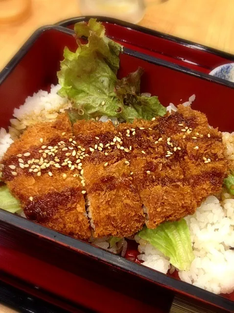 Snapdishの料理写真:ソースかつ丼 609円w|Kojiさん