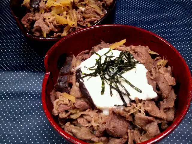 ある日のふたりde牛丼・山芋のせ|まにまぁるさん