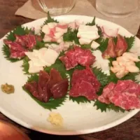 Snapdishの料理写真:馬刺10種の盛り合わせ|田中さん