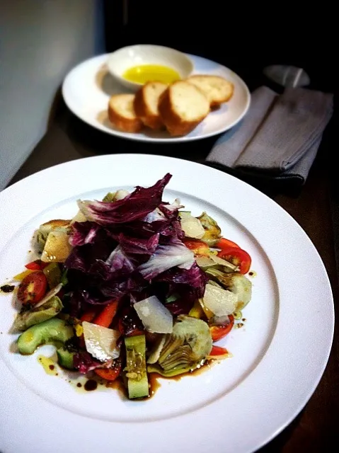 artichoke,cucumber,tomato,radicchio salad with oregano viniagrette|rick chanさん