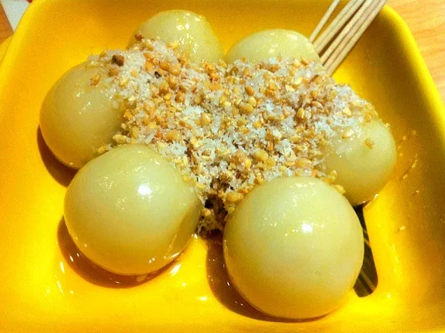 sweet ball coated with crushed peanuts & seasame|skyblueさん