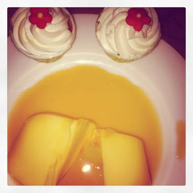 custurd n cupcakes hmm Smile :)|chayapimさん