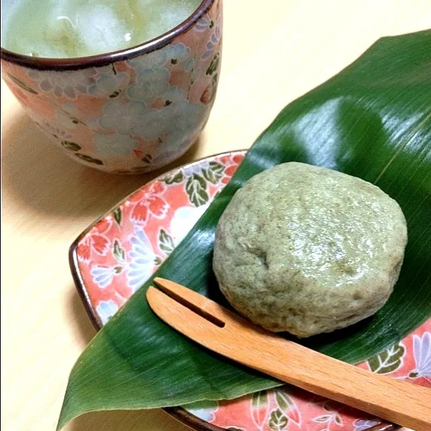 Snapdishの料理写真:麩饅頭と冷茶で一休み|りんさん