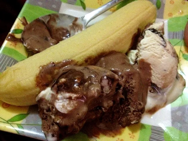 banana split with ice cream|ken miyahiraさん