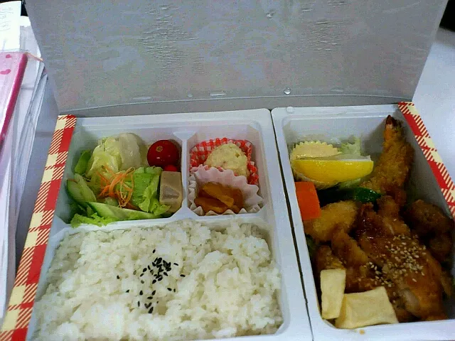 ちょっとお高いお弁当(^^)|みなみかわみづきさん