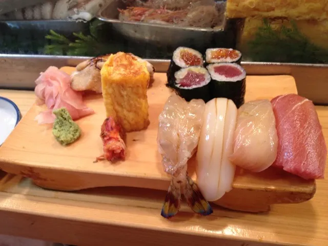 Snapdishの料理写真:tsukiji fish market - daiwa sushi|sさん