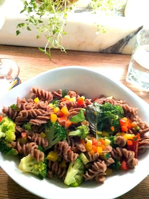 pasta primavera with whole wheat fusilli|Gina Lynnさん