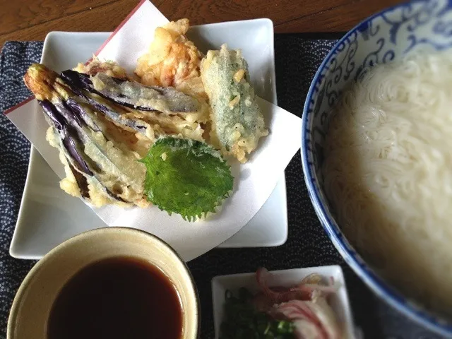 今日の素麺には天婦羅を揚げてみました|ぺんぎんさん