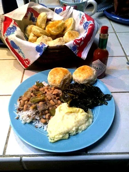 Snapdishの料理写真:Black-eyed Peas, Collard Greens, Baked Cheese Grits and Biscuits|Luci Zoeさん