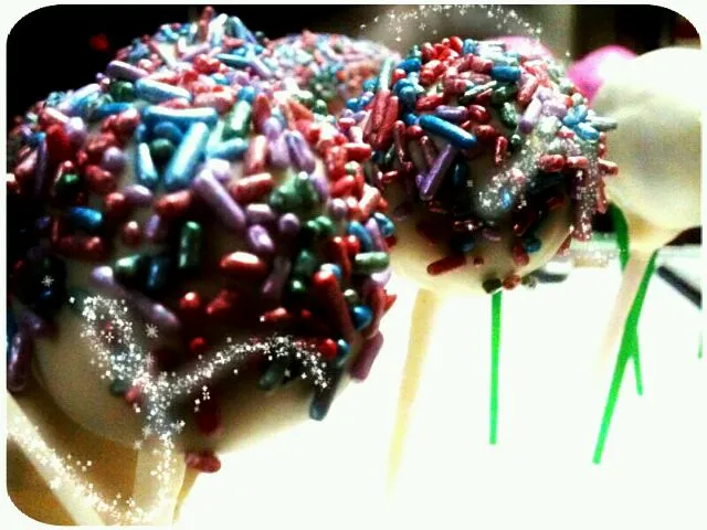 Cake Pops with sprinkle|Martinah Baileysさん