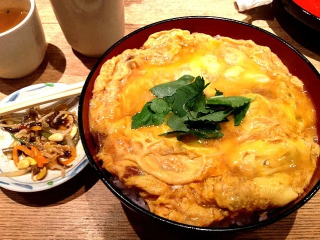 もつ親子丼|いもっこさん