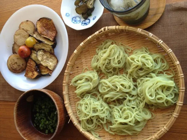 茶蕎麦＆友人からいただいた 野菜の素揚げ|tadaroさん