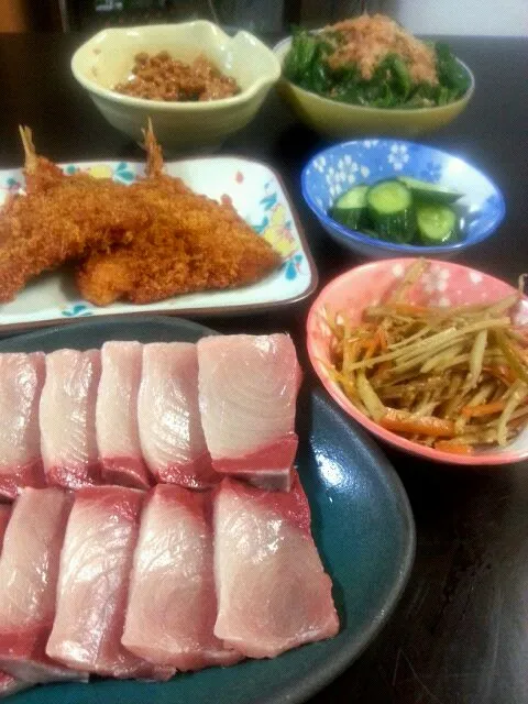 Snapdishの料理写真:本日の朝昼兼用ご飯、ぶりが安かった♪|ままぞうさん