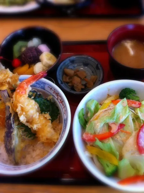 Snapdishの料理写真:天丼と野菜うどんセットあんみつ|Shigechika AIKAWAさん