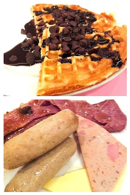 Waffles with chocolate toppings and Bacon , Ham , Cheese and sausage|Sharfinaさん