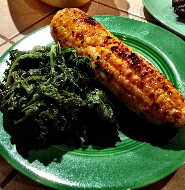 Grilled Sweet Corn and Kale|Luci Zoeさん