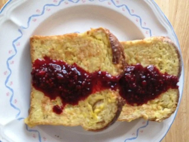 Honey Wheat French Toast with Blackberry Mint Jam|http://melissasmenu.wordpress.com/さん