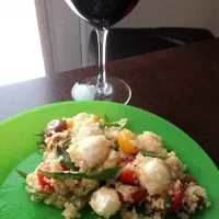 Snapdishの料理写真:caprese quinoa salad|Emilyさん