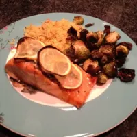 plank salmon with crispy brussel sprouts|Monica Marzianiさん