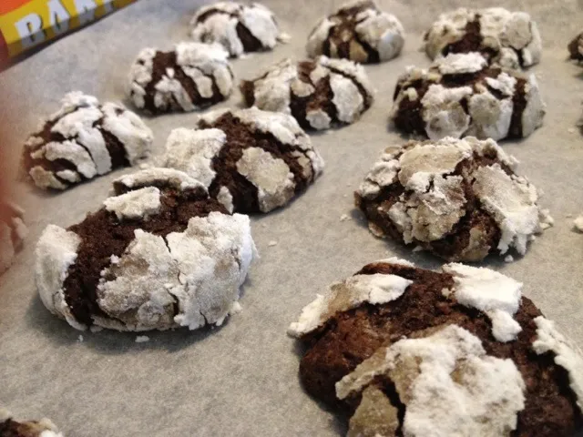 Chocolate snowball cookies|kurt drysdaleさん