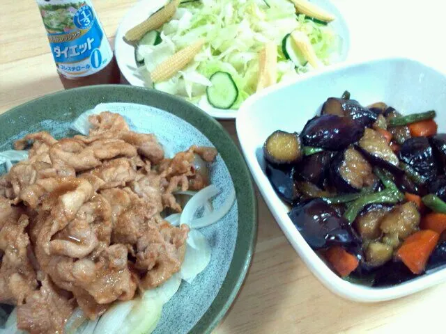 生姜焼き　茄子の甘煮　サラダ|ちぃぽぽさん