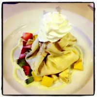 crepe with soft vanilla ice-cream|Karuna Suttipongkanasaiさん