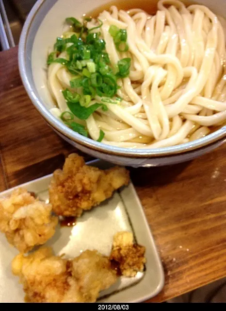 Snapdishの料理写真:ぶっかけうどん(大盛り)と、とり天(別盛り)|かずひこさん