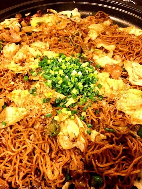 ホットプレートで焼きそば！  出来上がった途端夜泣きΣ（ﾟдﾟlll）OMG!|ゆこさん