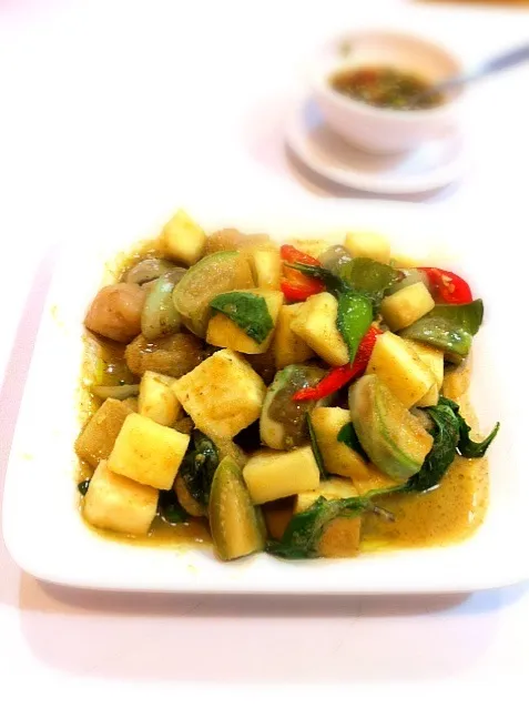 Stir Fried Green Curry with Fishballs|nicky tangさん