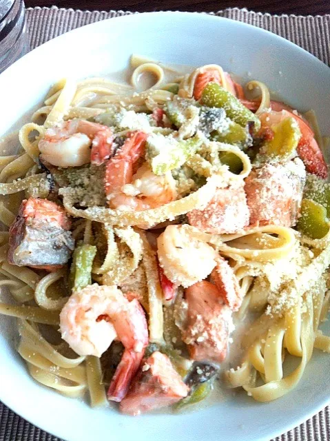 Fettuccine seafoods cream sauce|Yoriko Fujitaさん