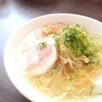 Snapdishの料理写真:いこいの塩ラーメン|のんさん