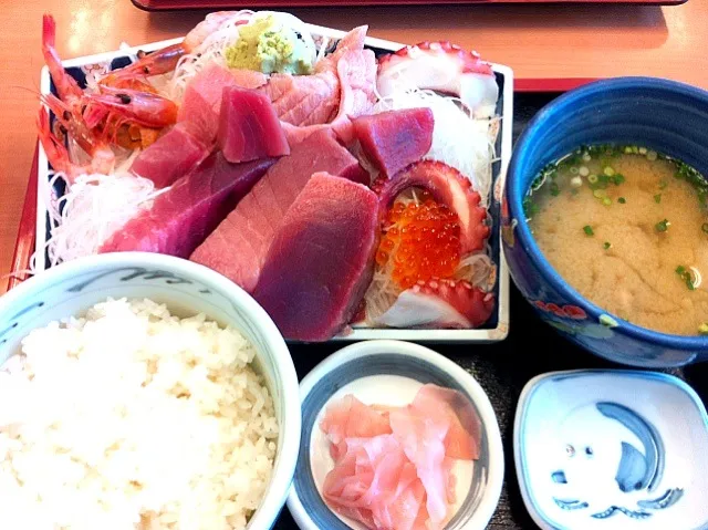 Snapdishの料理写真:しみずみなとの刺身定食|きむらゆりかさん