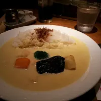 Snapdishの料理写真:ホワイトカレー|shino niwaさん