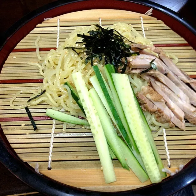 Snapdishの料理写真:ザル中華 麺ハーフ|tadaroさん