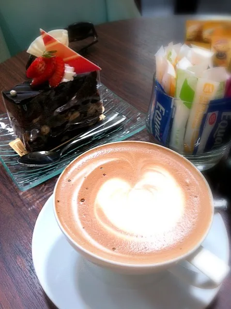 brownie with hot mocha|didi kullawadeeさん