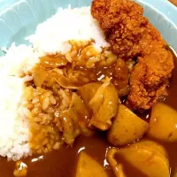 Snapdishの料理写真:唐揚げカレー|山崎かおりさん