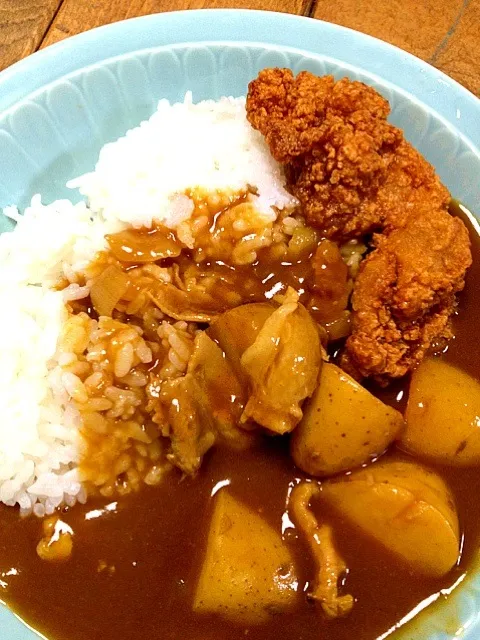 Snapdishの料理写真:唐揚げカレー|山崎かおりさん