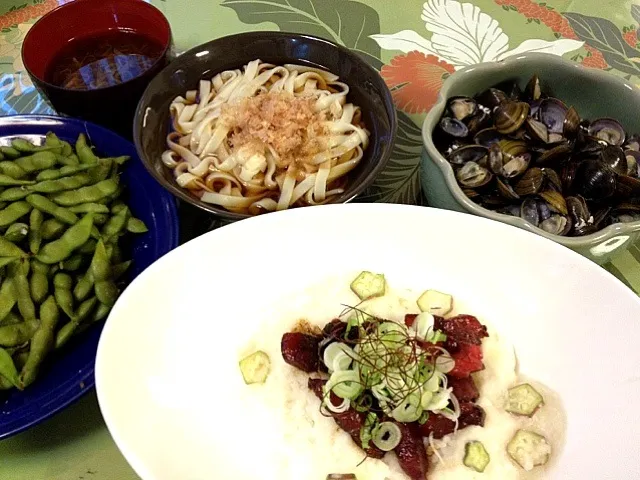 マグロとろろ丼・しじみの酒蒸し・名古屋きしめん・ただちゃ豆・ネギお味噌汁|志野さん