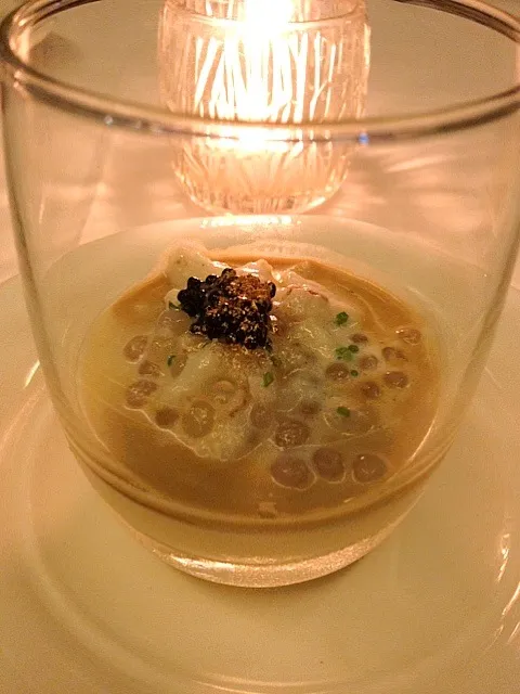 white asparagus flan with caviar and gold flakes|elwood kelly liaoさん