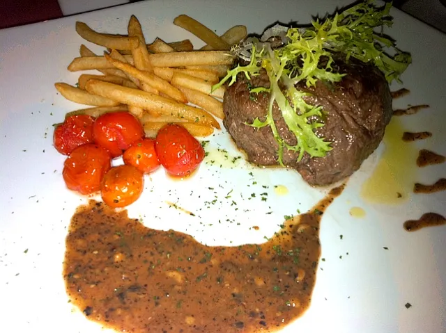 Beef Tenderloin with French Fries and Blackpepper Sauce|Agnes Jeoさん