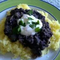 Snapdishの料理写真:black beans with saffron rice|Darikaさん