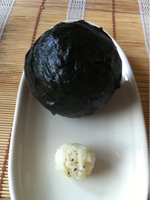 爆弾オニギリ 小さいのは スーパーボールほどの大きさです Akochi0112 Snapdish スナップディッシュ Id Zjbq9a