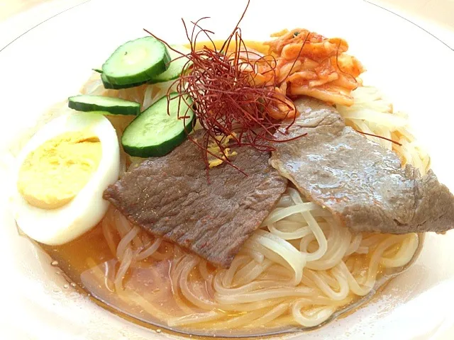 今日の社食は涼しげに盛岡冷麺。450円。|ルーア・ブランカさん