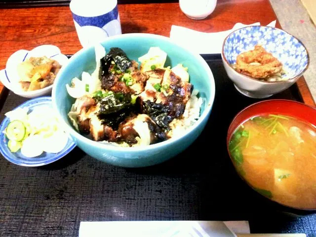 地鶏焼き鳥丼|873さん