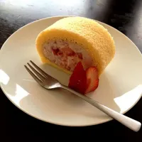 Snapdishの料理写真:イチゴのロールケーキ|きゅーさん