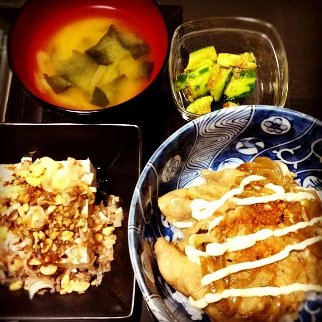 Snapdishの料理写真:生姜焼き丼、たぬき冷奴、きゅうりのアリラン漬け、お味噌汁|💗Marico💗さん