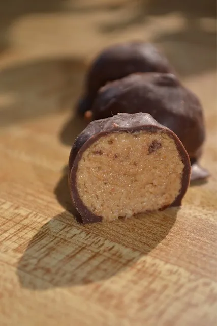 Peanut butter truffles|liisさん