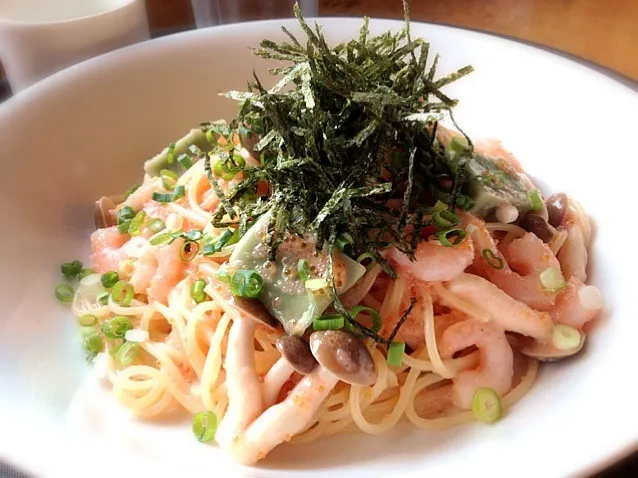 小海老とよもぎ麩の明太子パスタ|りっちゃんさん